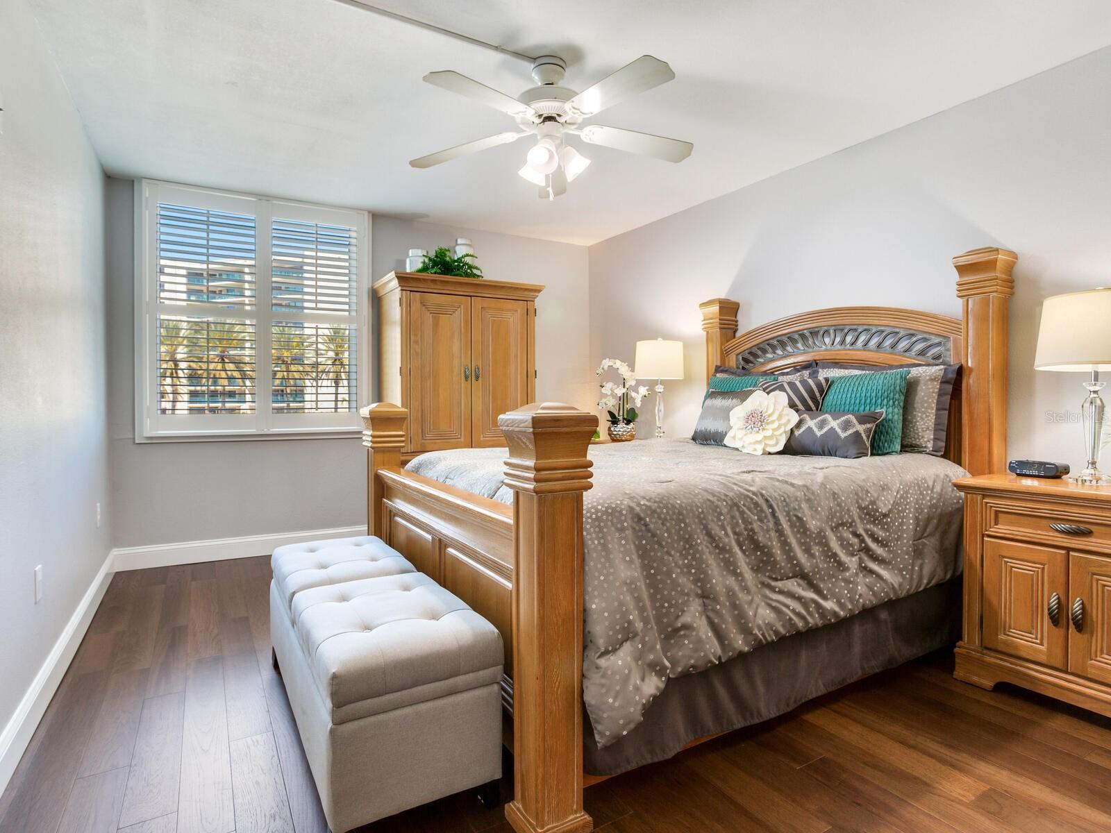 660 ISLAND WAY #202 — photo 9