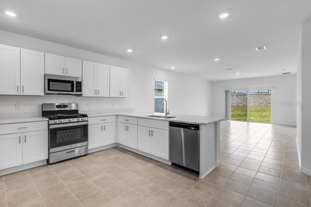 13836 SHELLMORE AVE — photo 5