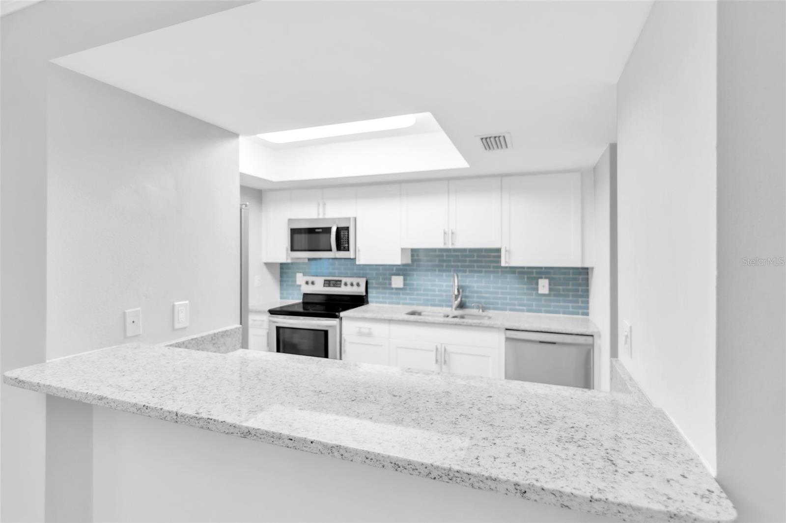 600 S WOODLANDS DR — photo 11
