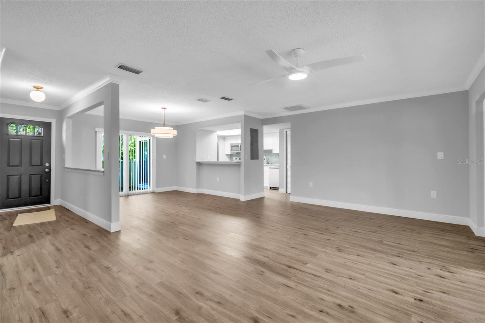 600 S WOODLANDS DR — photo 8