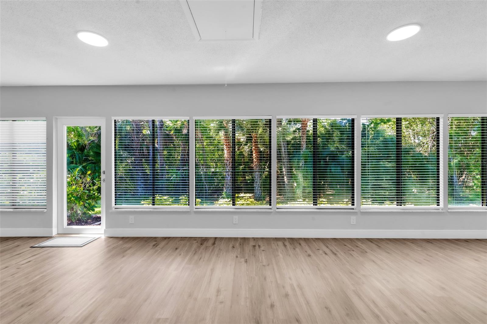 600 S WOODLANDS DR — photo 25