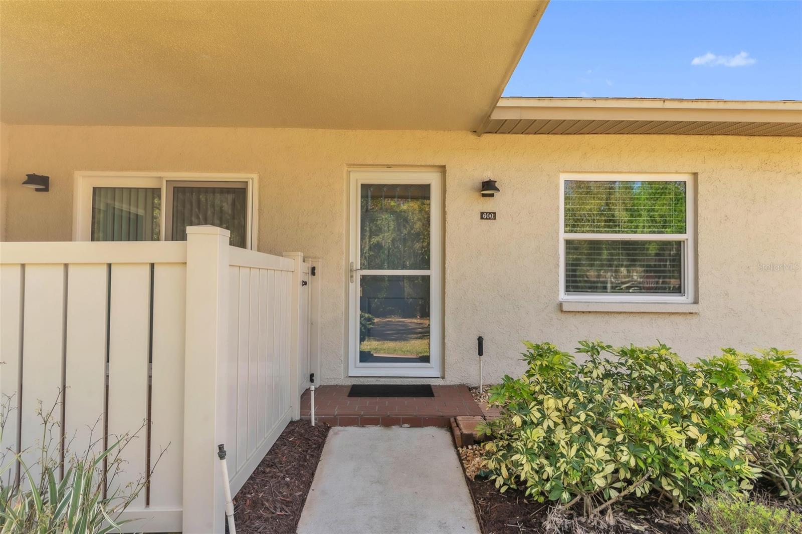 600 S WOODLANDS DR — photo 3