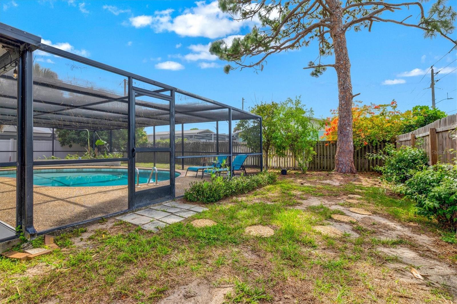 3310 SIESTA DR — photo 38
