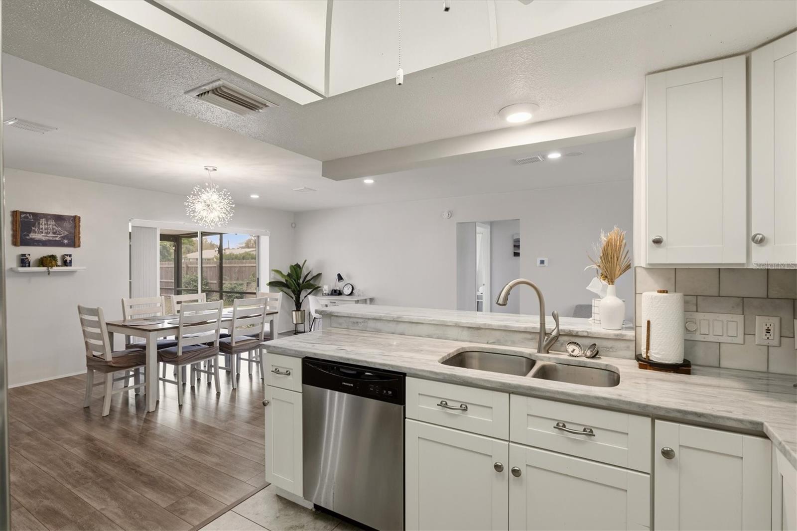 3310 SIESTA DR — photo 15