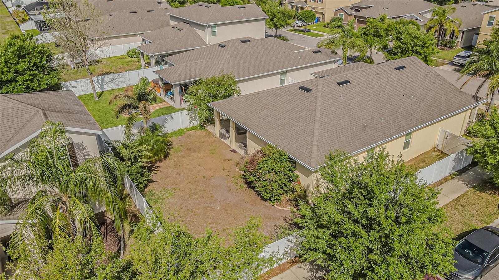10627 SCENIC HOLLOW DR — photo 24