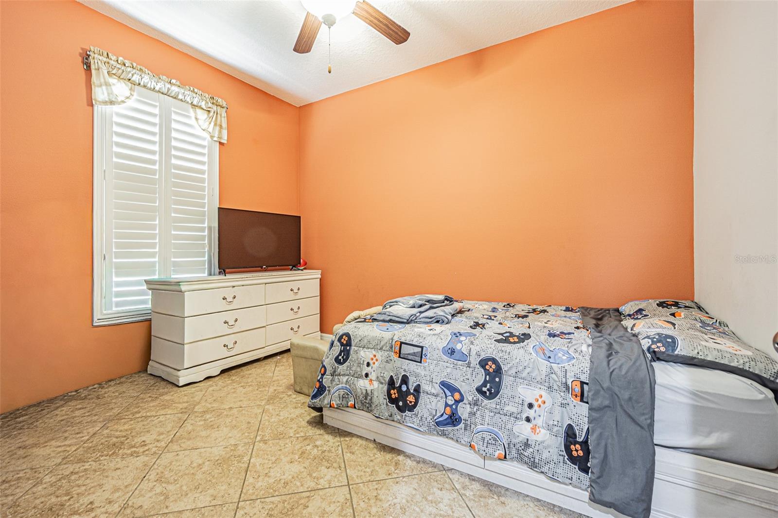10627 SCENIC HOLLOW DR — photo 12