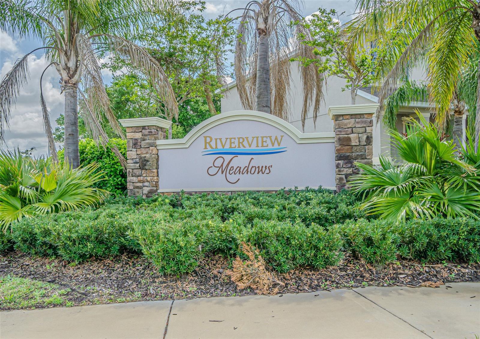 10627 SCENIC HOLLOW DR — photo 2