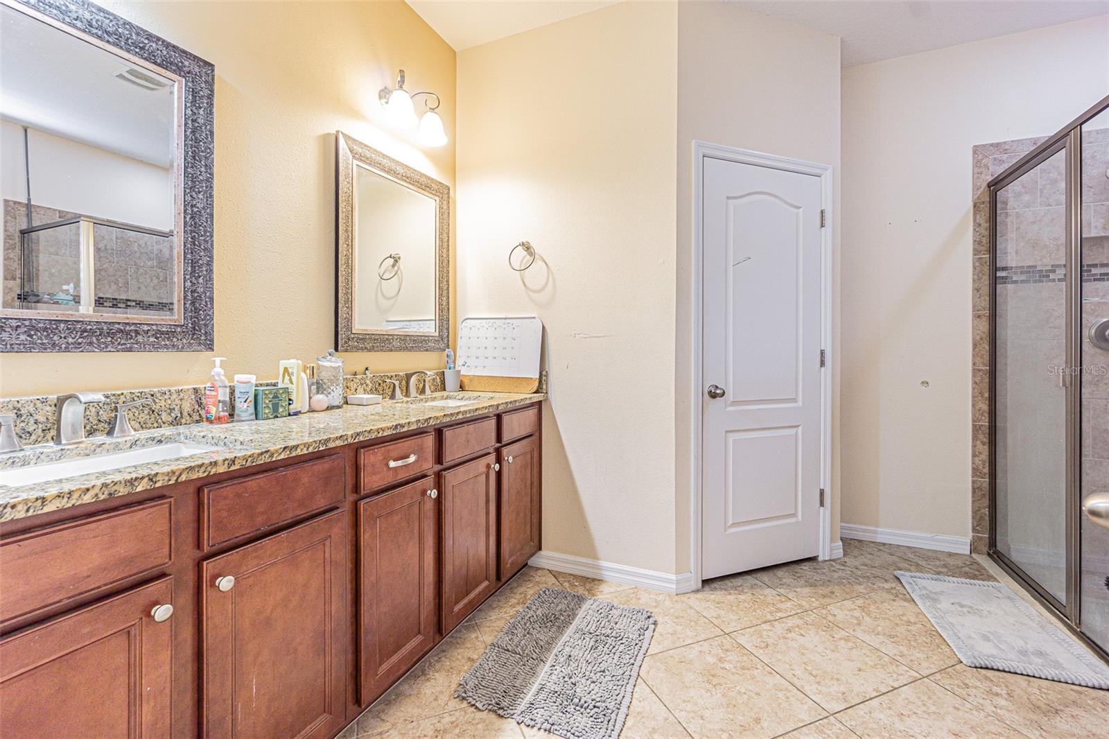 10627 SCENIC HOLLOW DR — photo 15