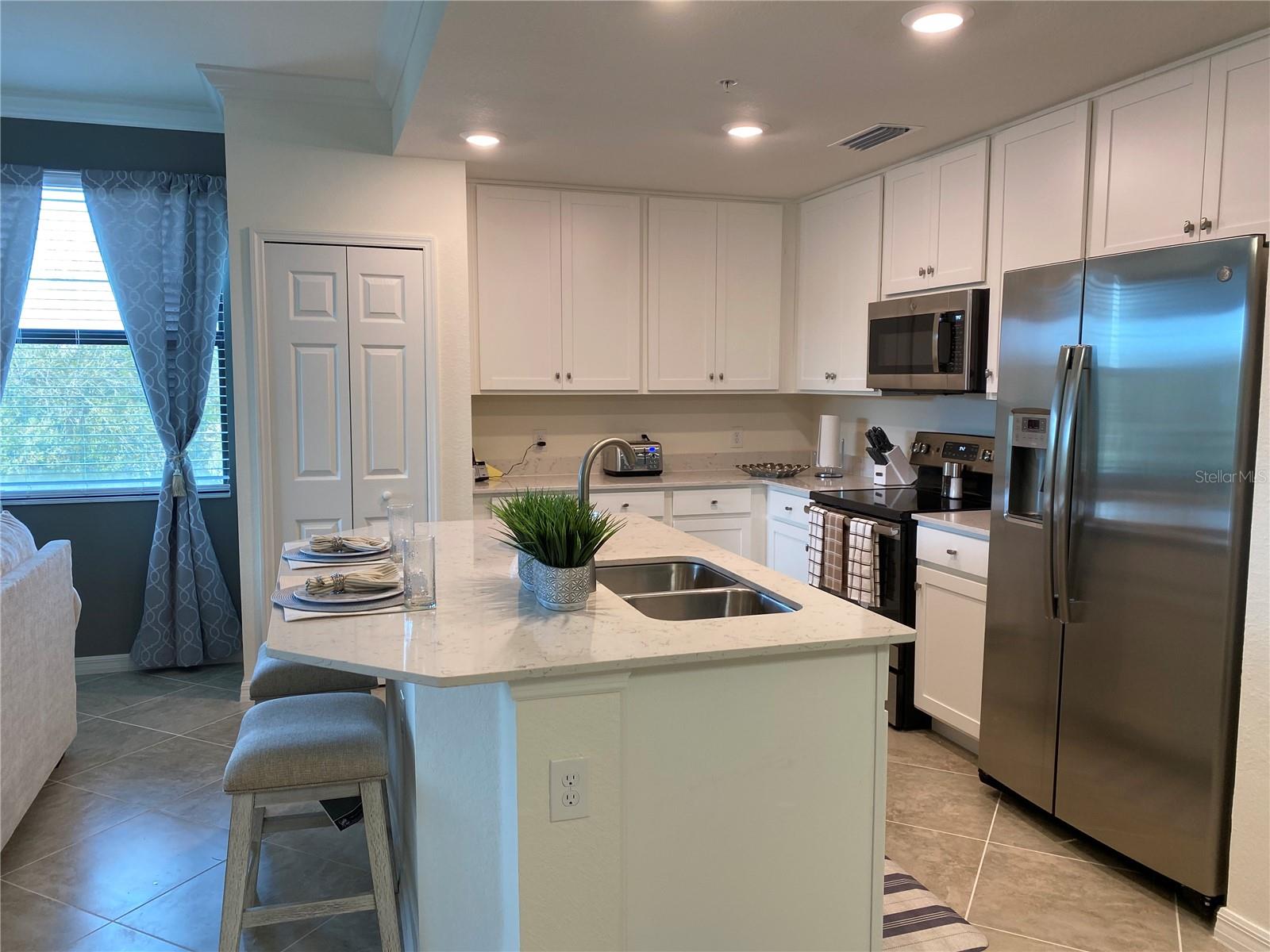 17510 GAWTHROP DR #208 — photo 4