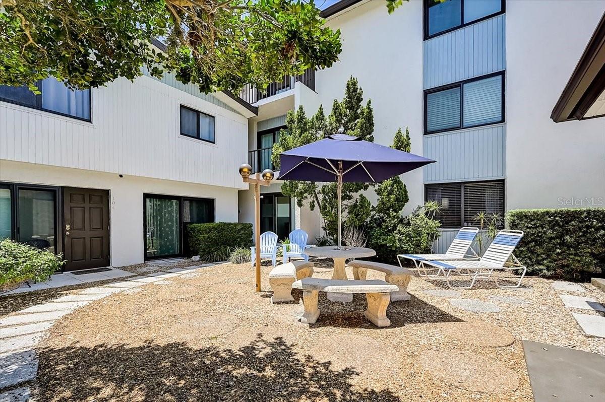 722 S BLVD OF THE PRESIDENTS #105 — photo 3