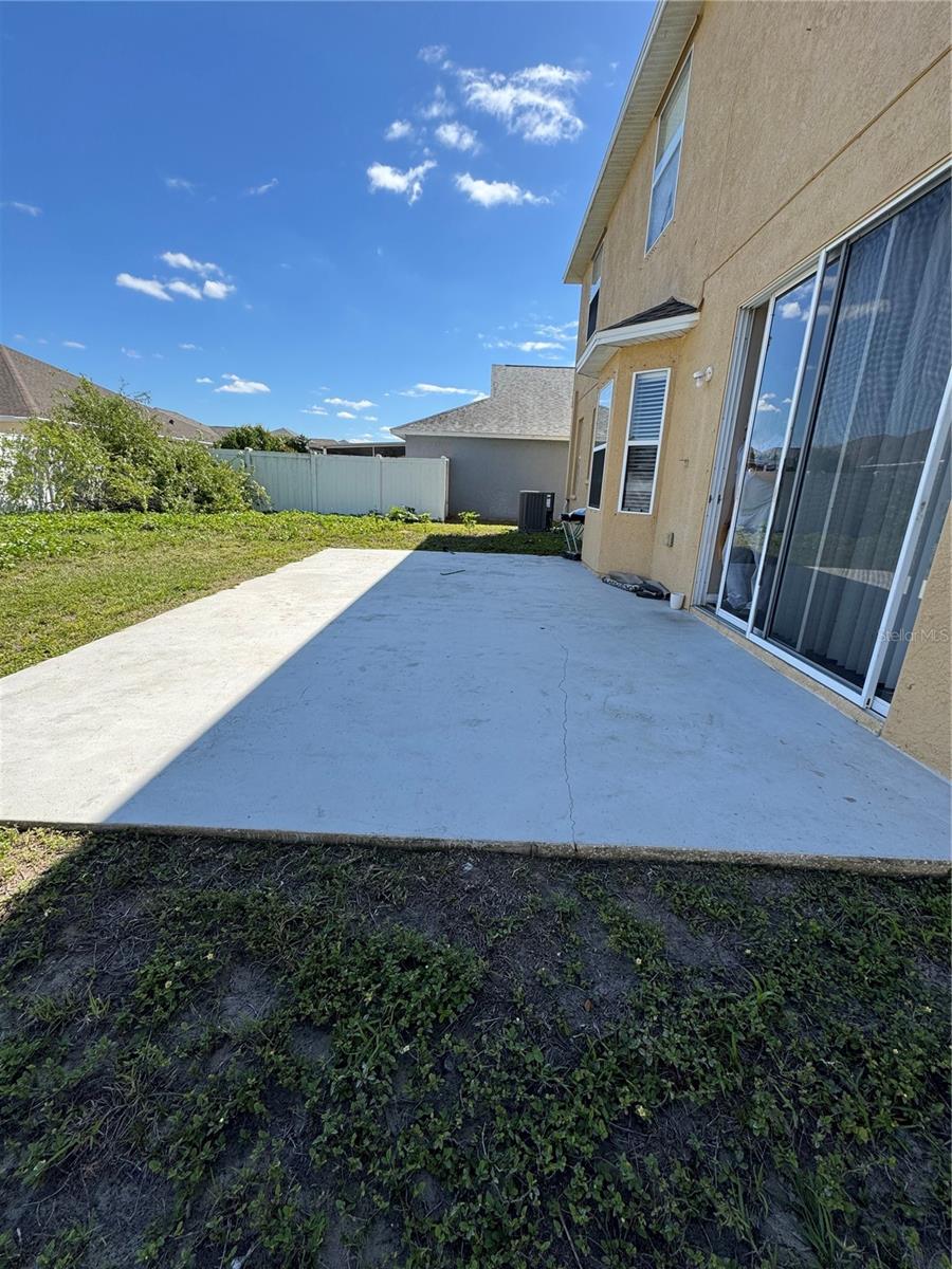 435 STONE BRIAR DR — photo 18