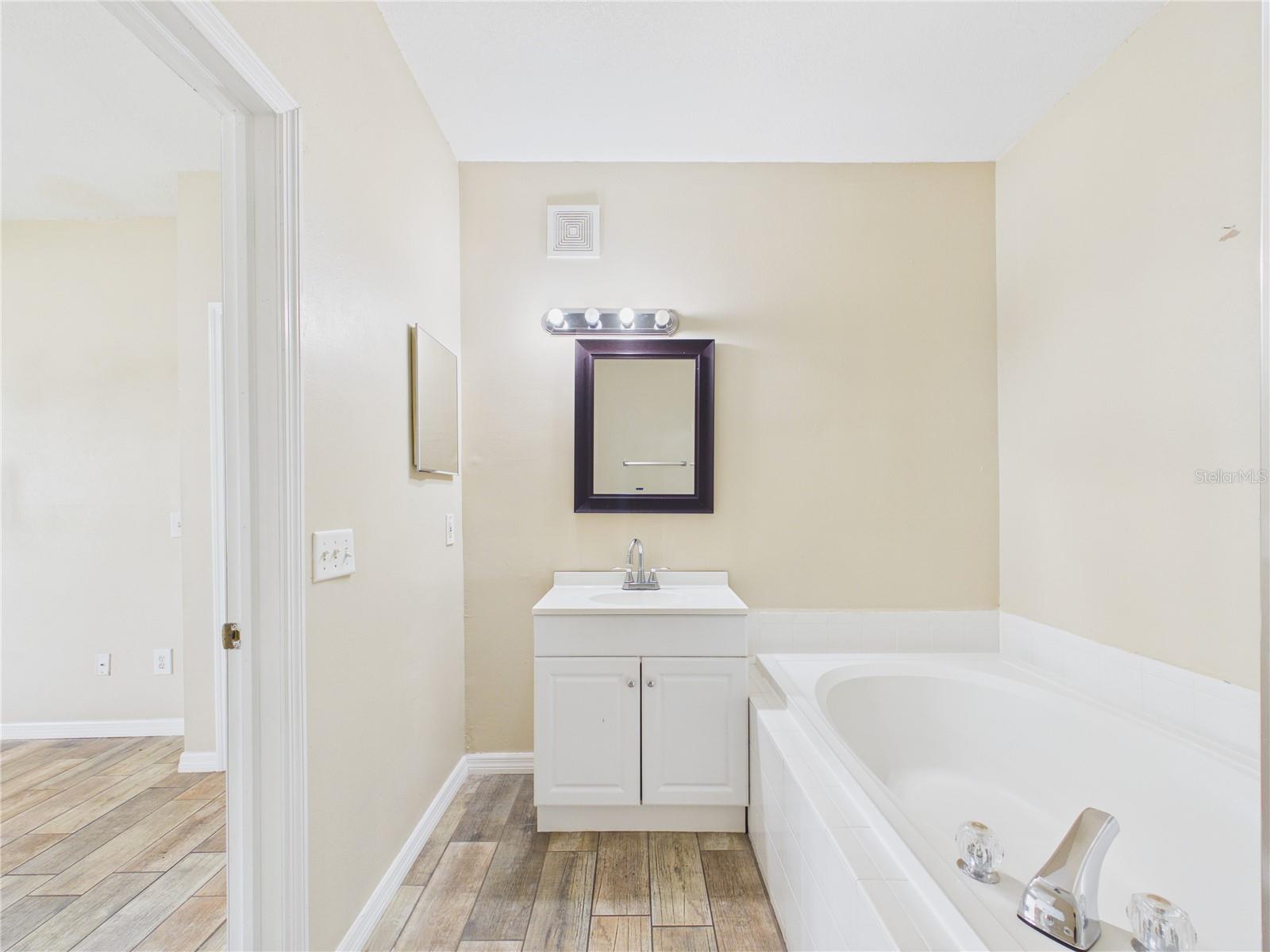 16305 ENCLAVE VILLAGE DR #102 — photo 29