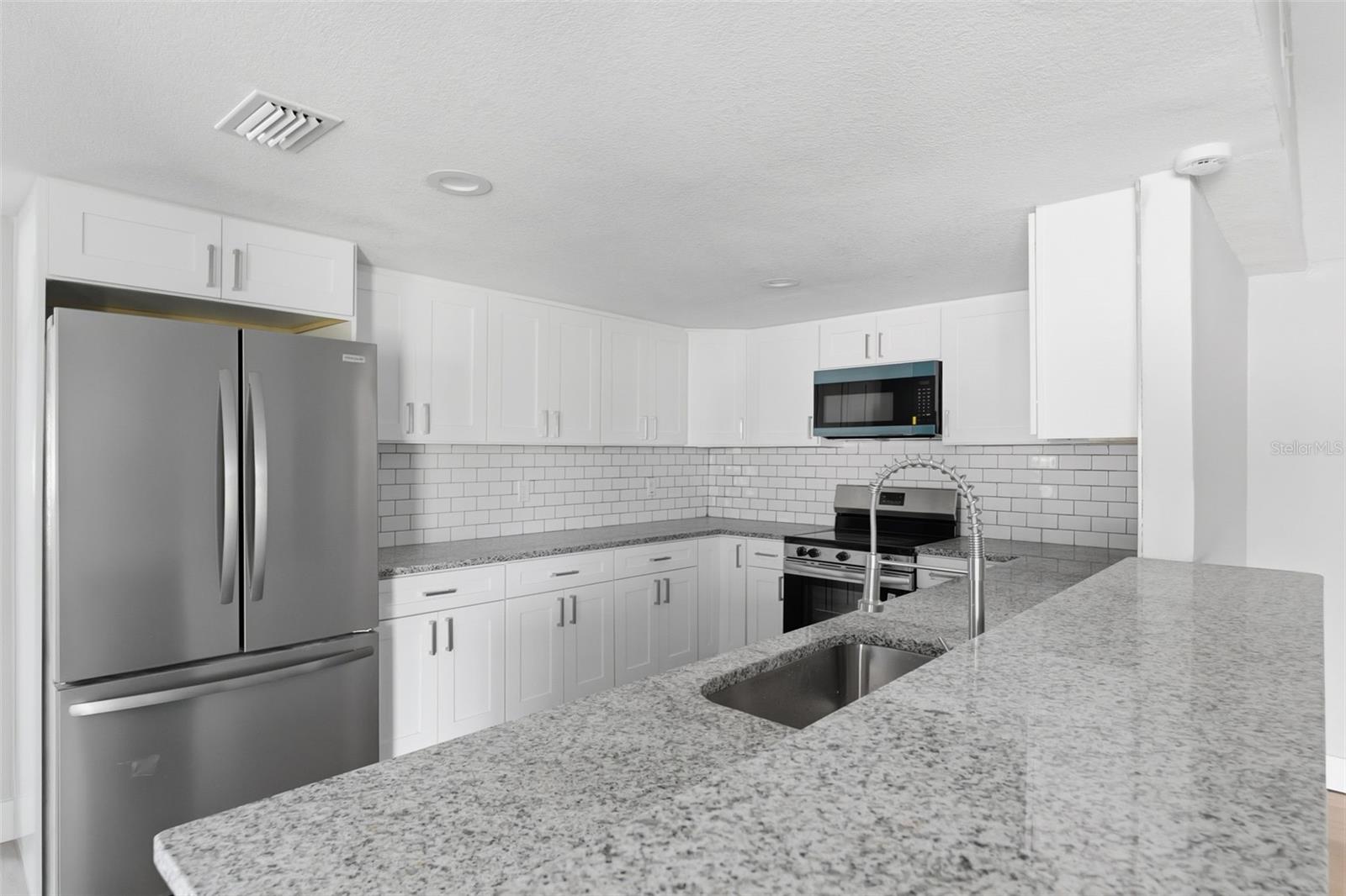 7608 YACHTSMAN DR — photo 11
