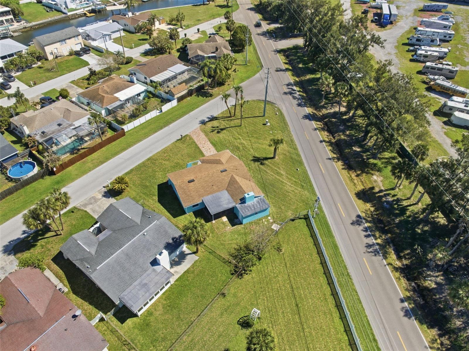 7608 YACHTSMAN DR — photo 31