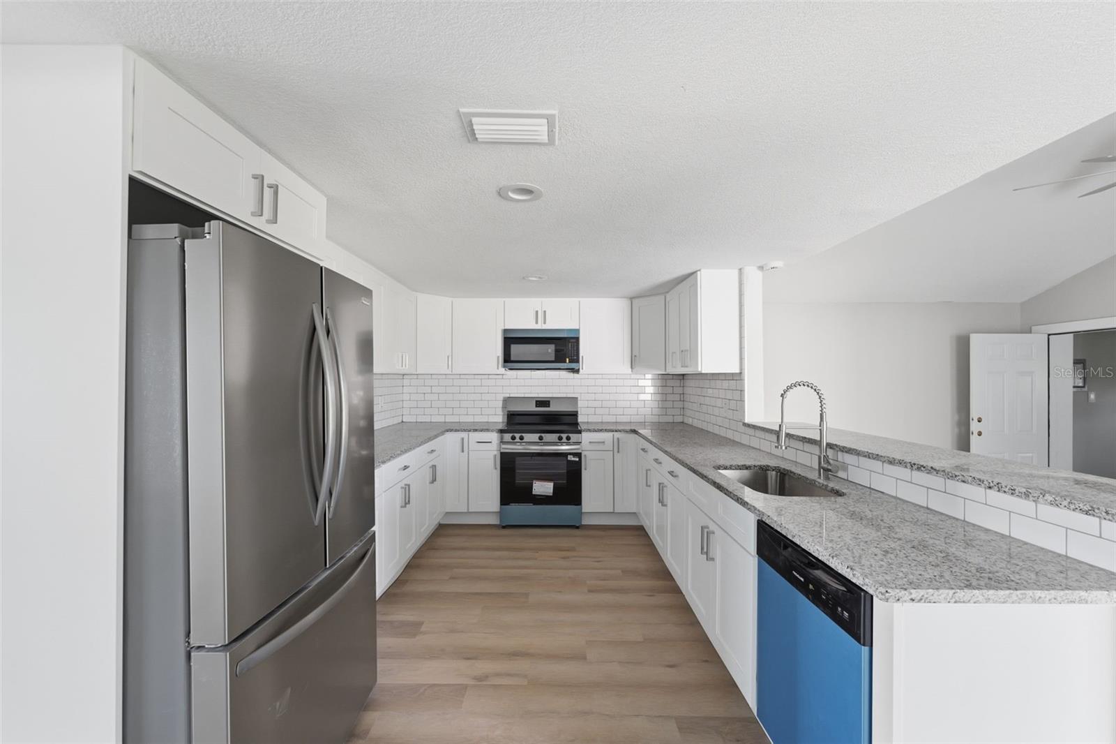 7608 YACHTSMAN DR — photo 10