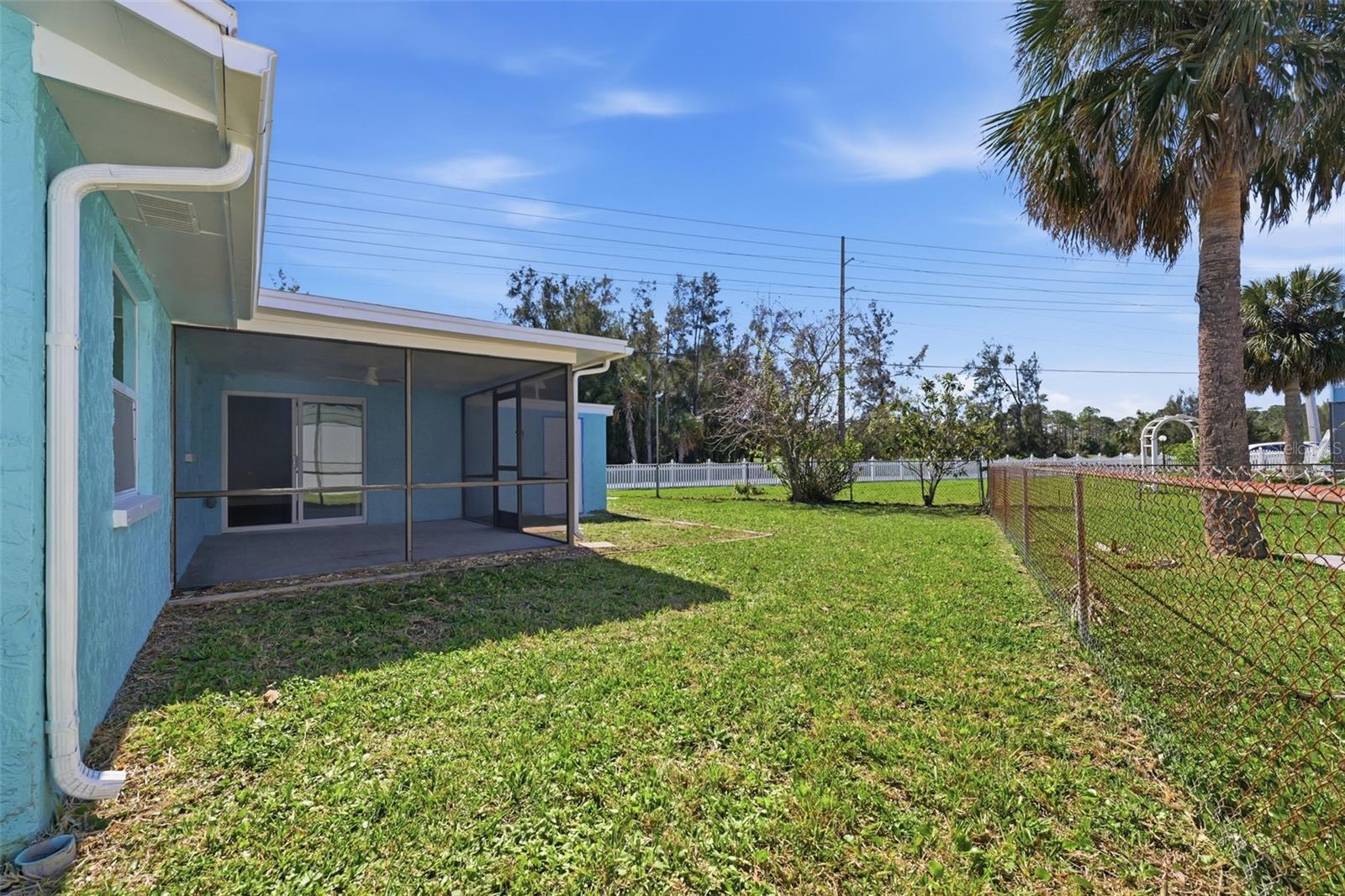 7608 YACHTSMAN DR — photo 27