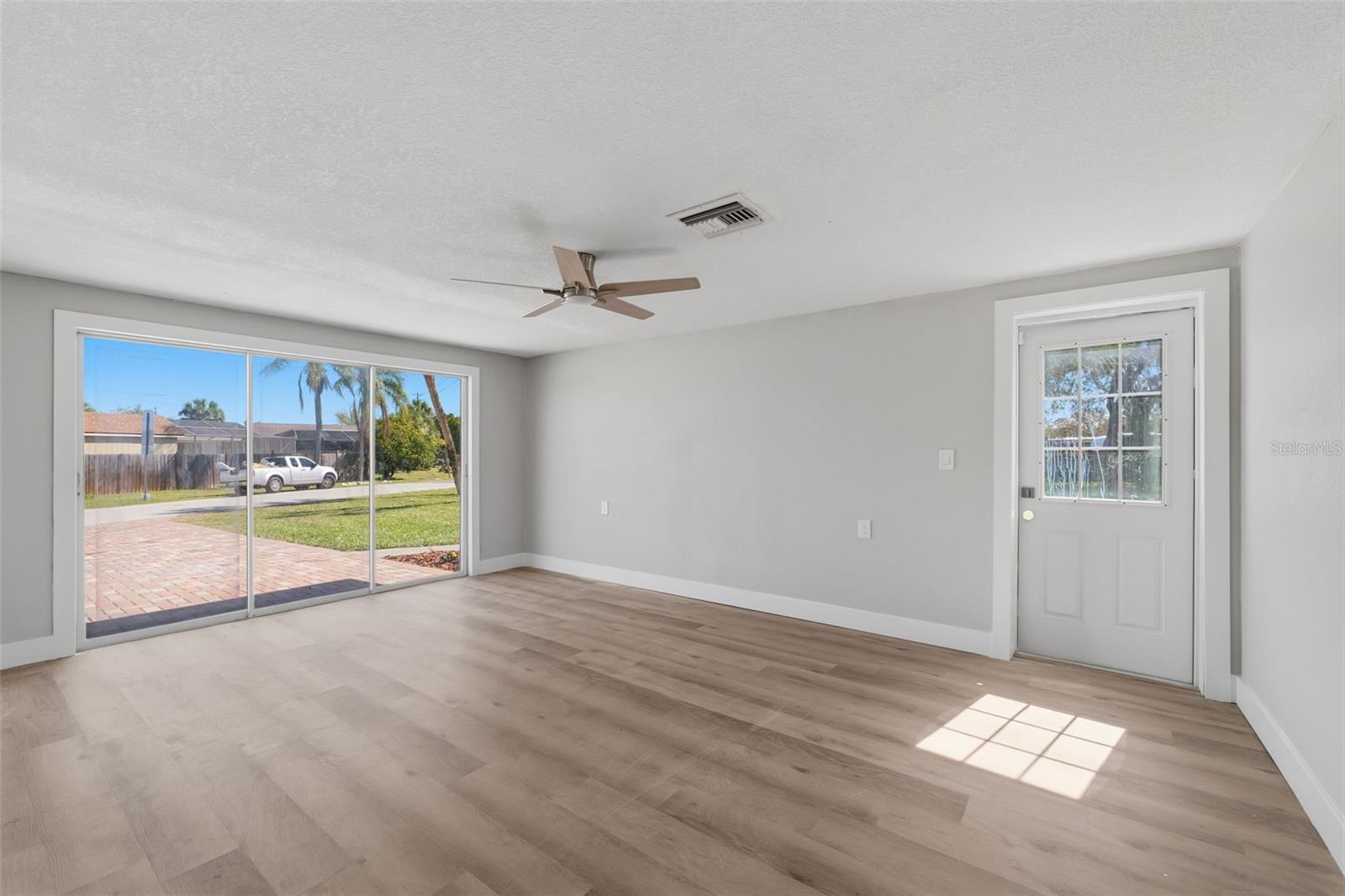 7608 YACHTSMAN DR — photo 15