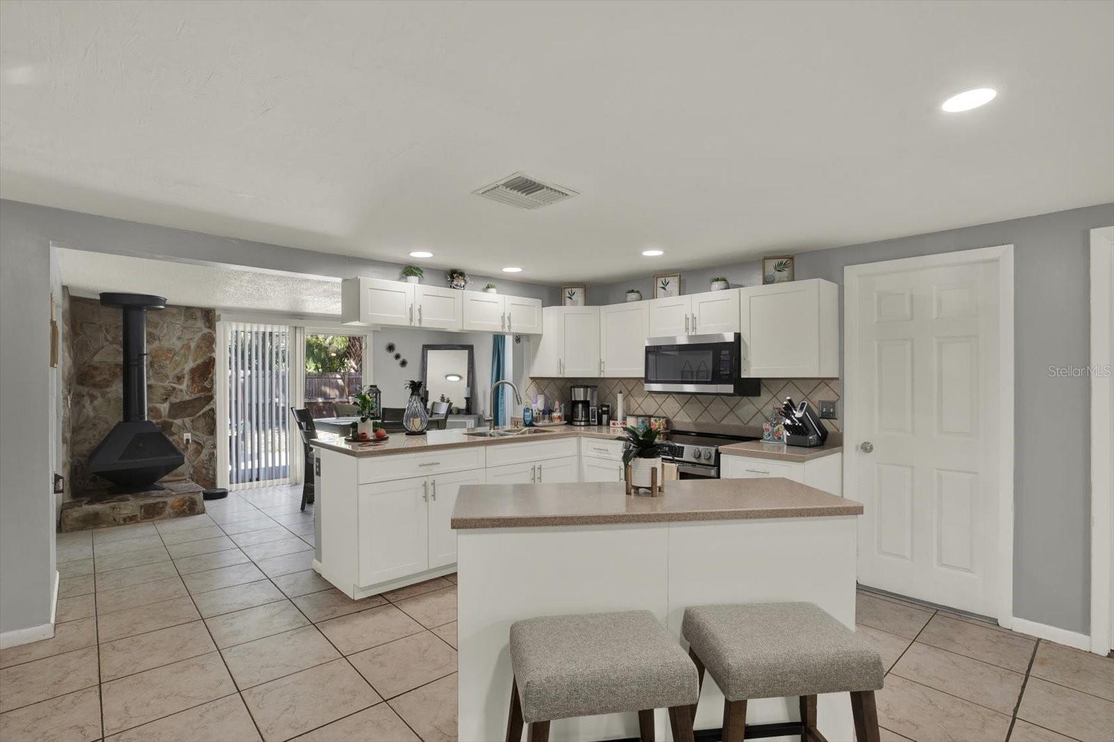 5609 QUIST DR — photo 5