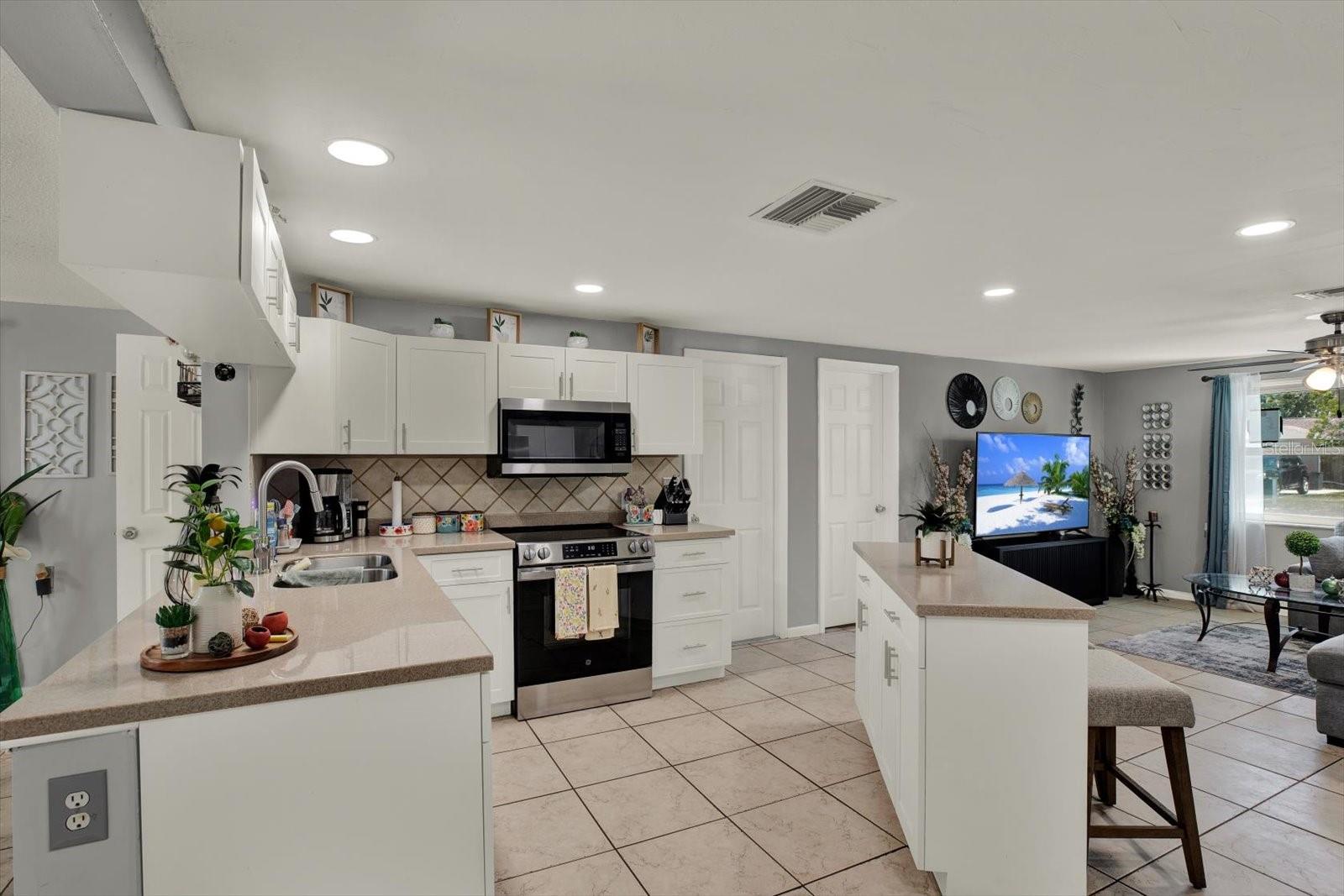 5609 QUIST DR — photo 4