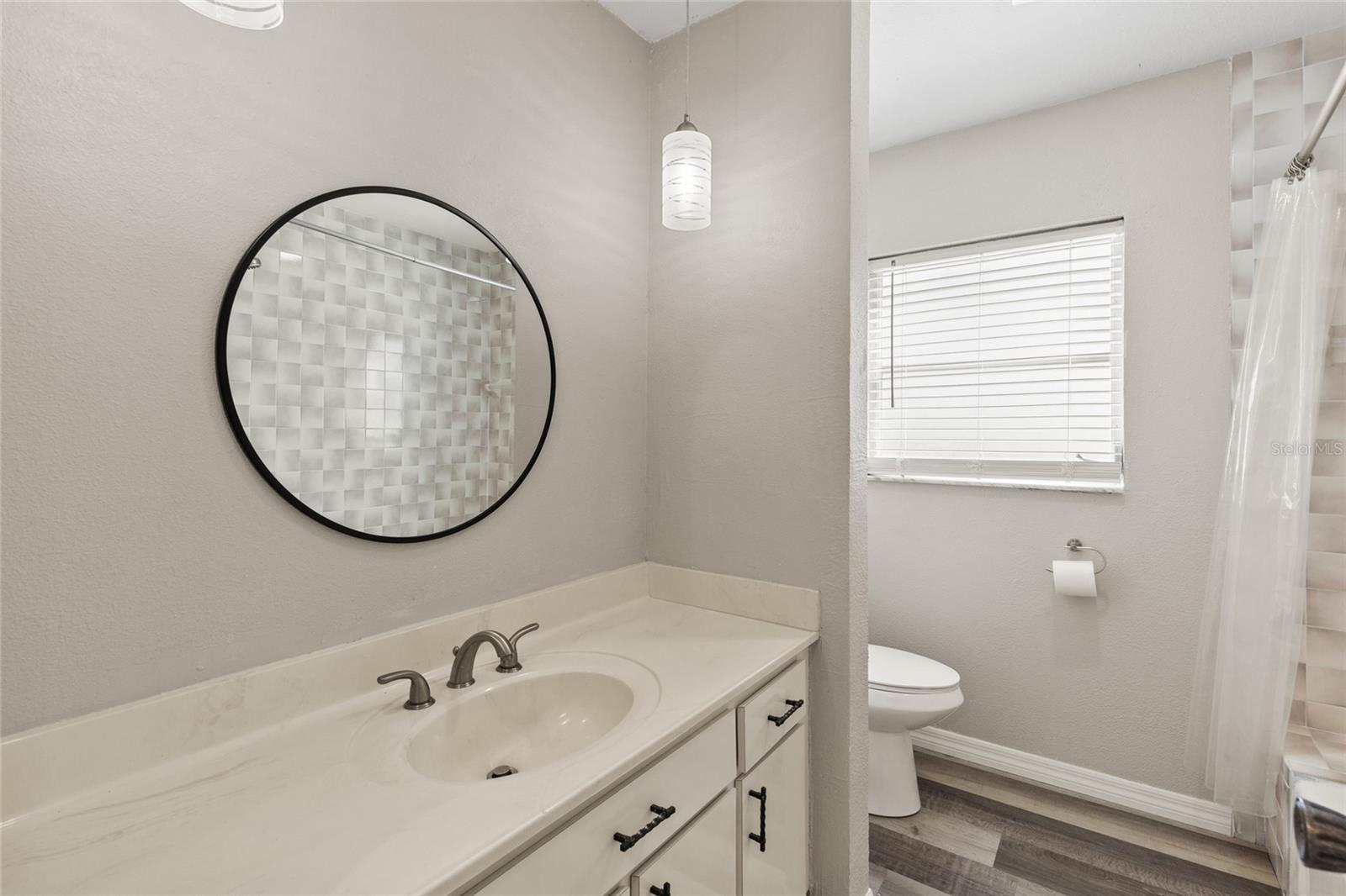 1009 KINGS CT — photo 15