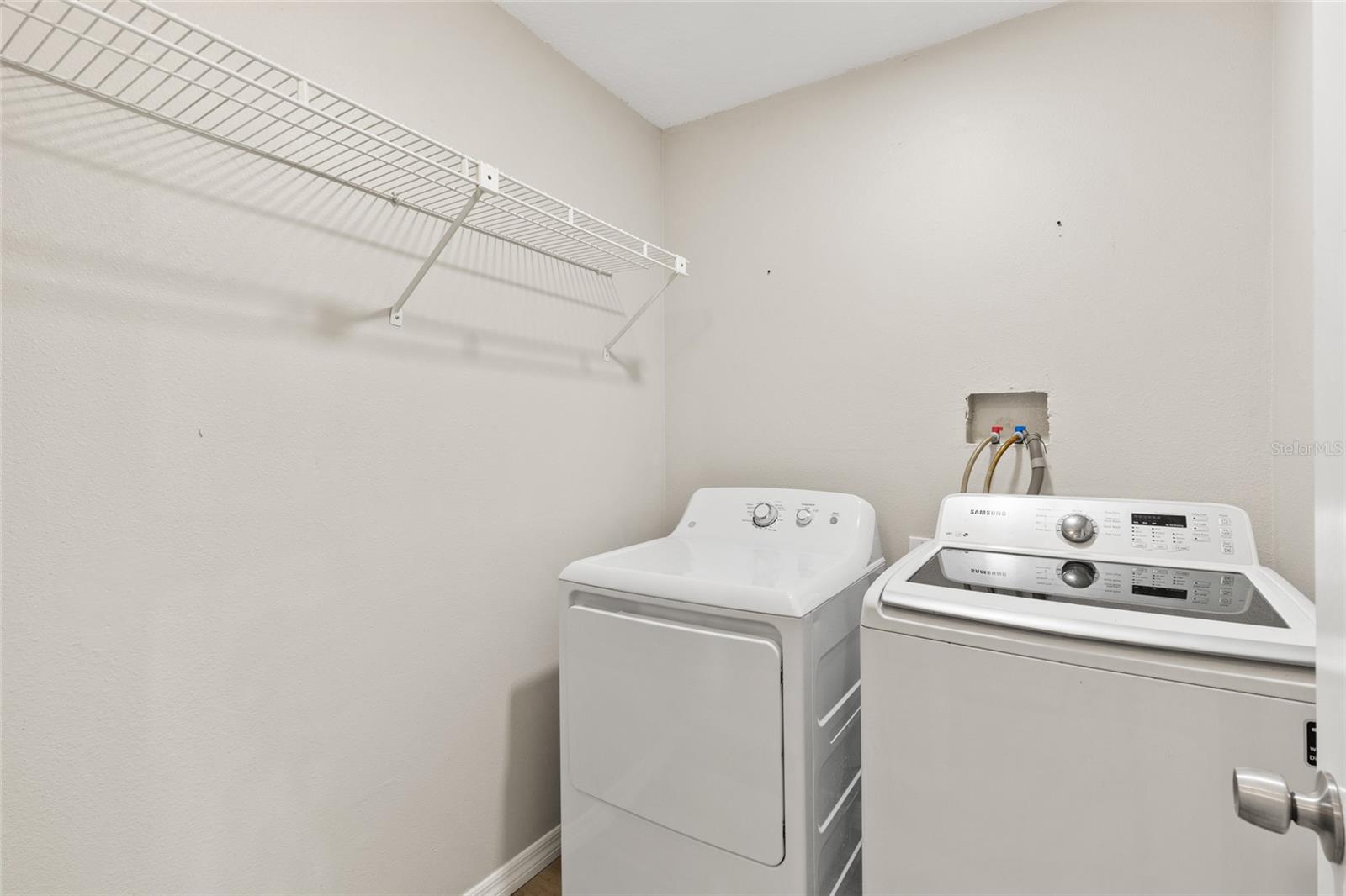 1009 KINGS CT — photo 13