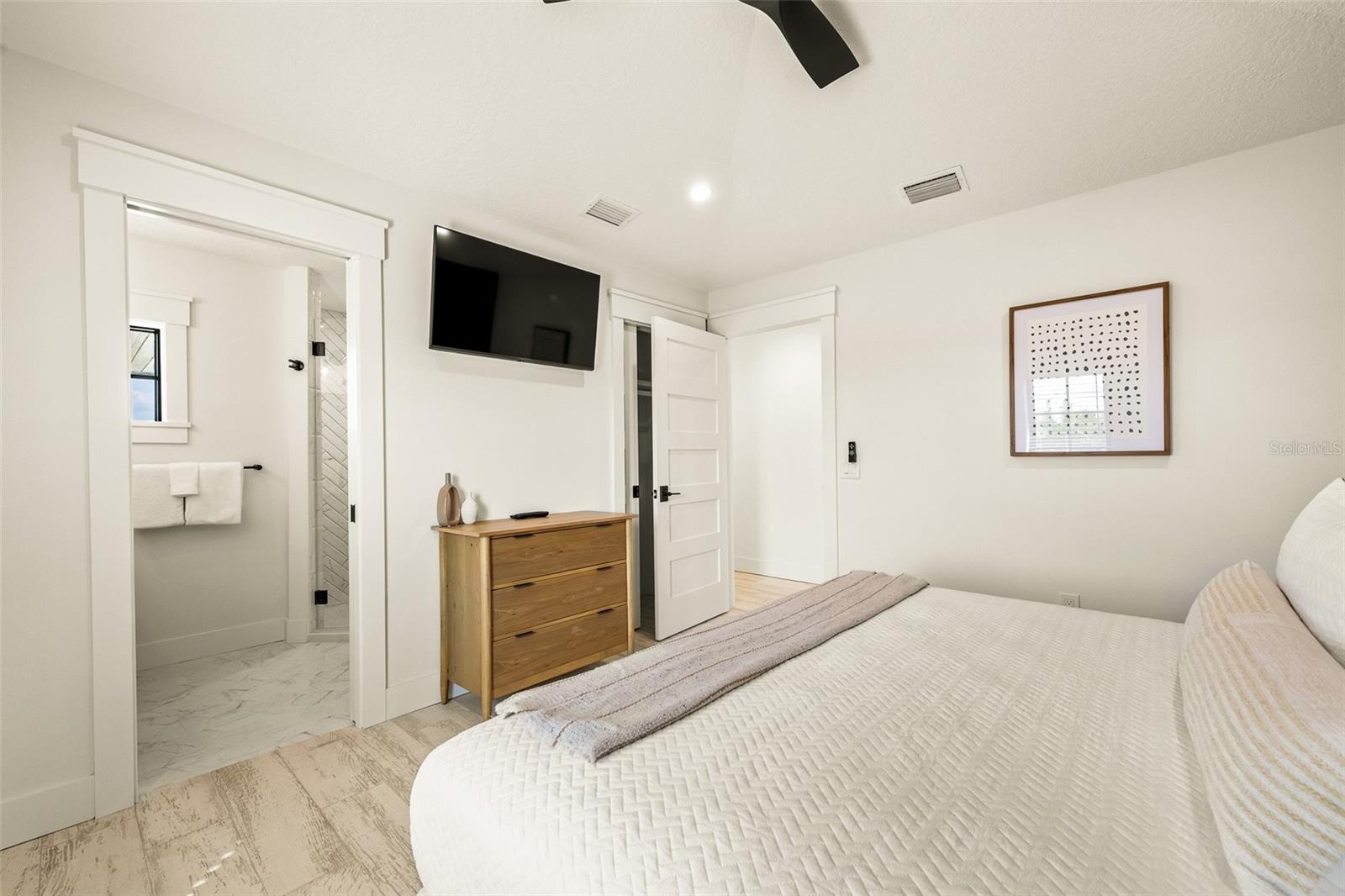 128 FILLMORE DR — photo 34