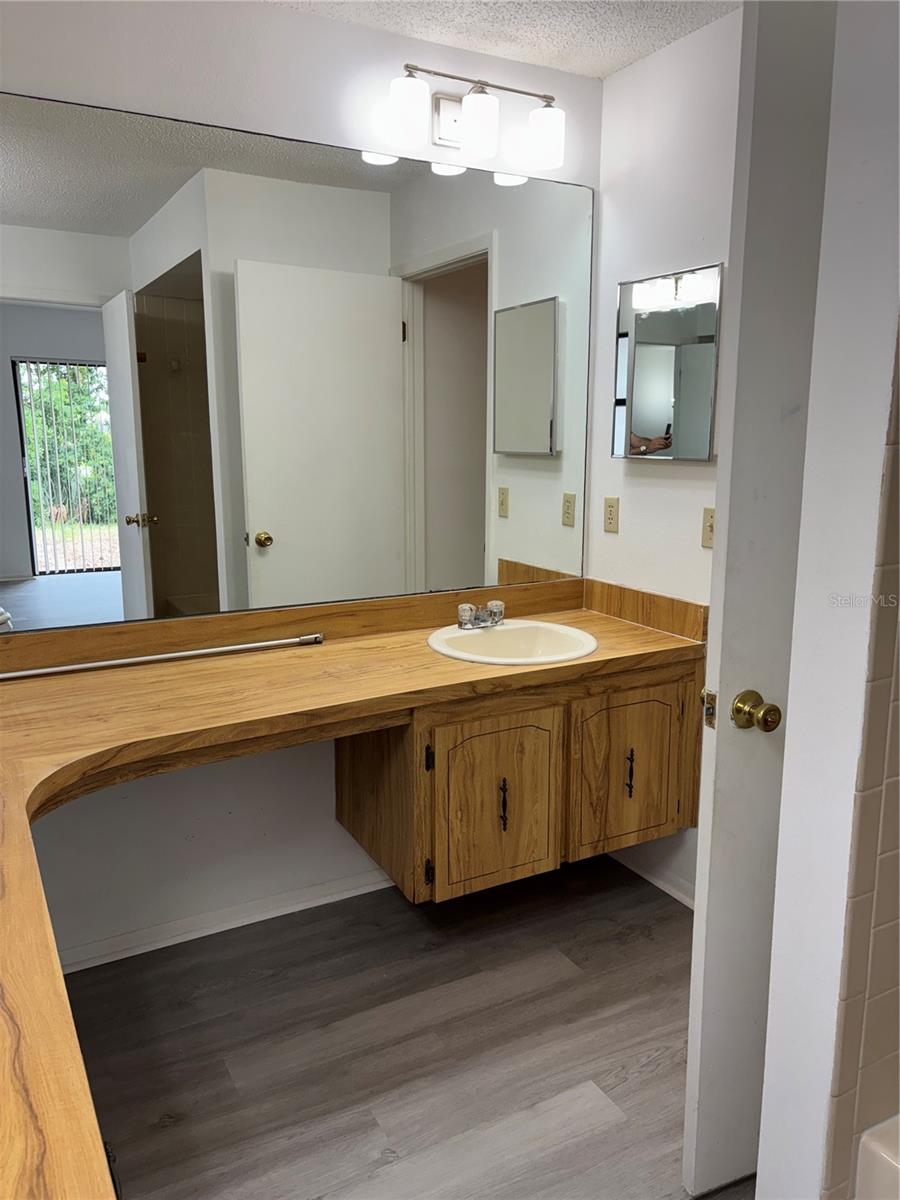 7619 VIENNA LN — photo 17