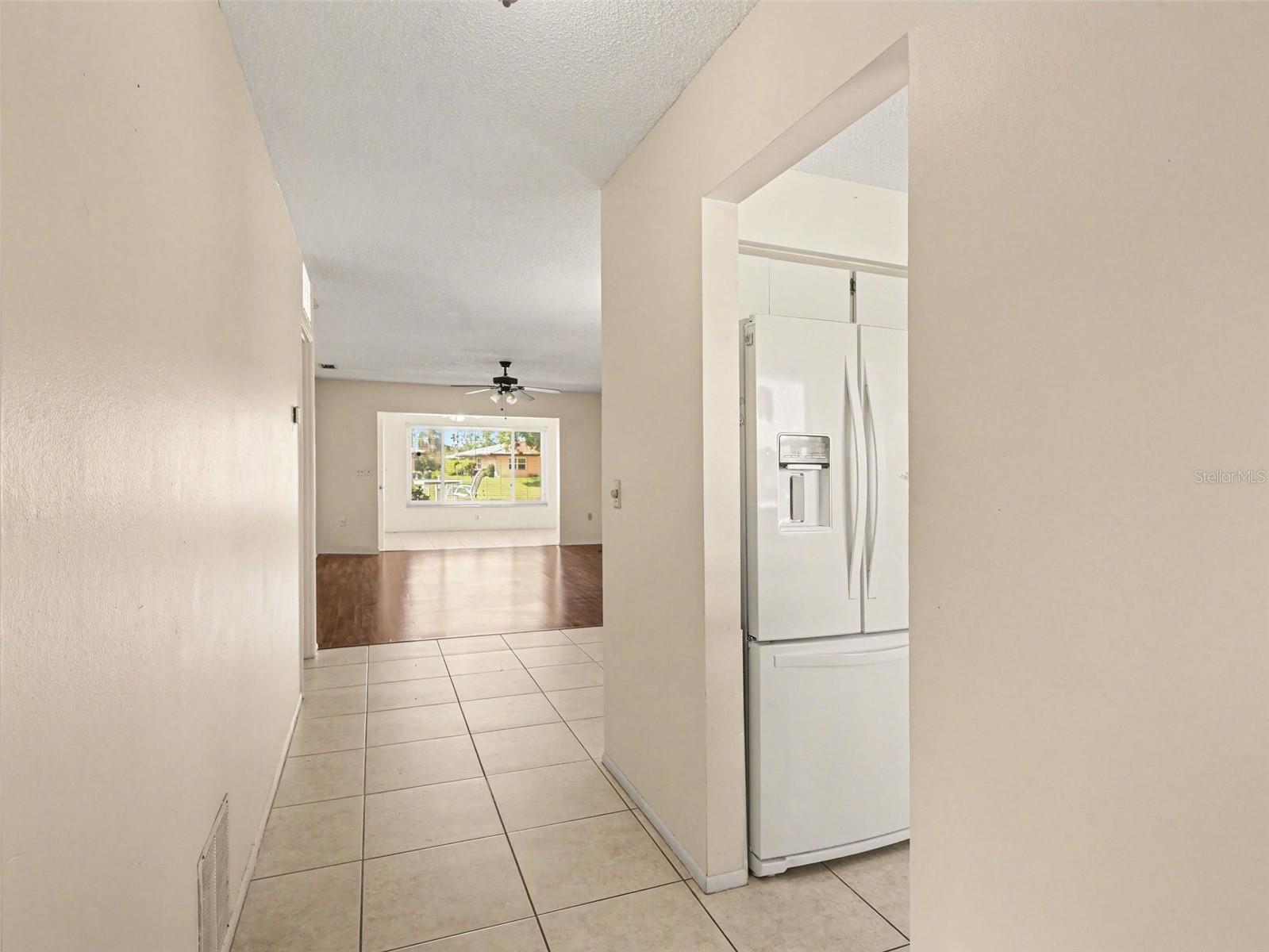 6608 AUBURN AVE — photo 3