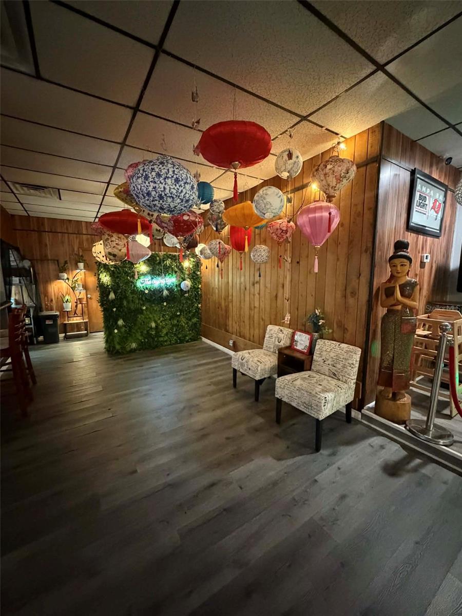 8256 ULMERTON RD — photo 5
