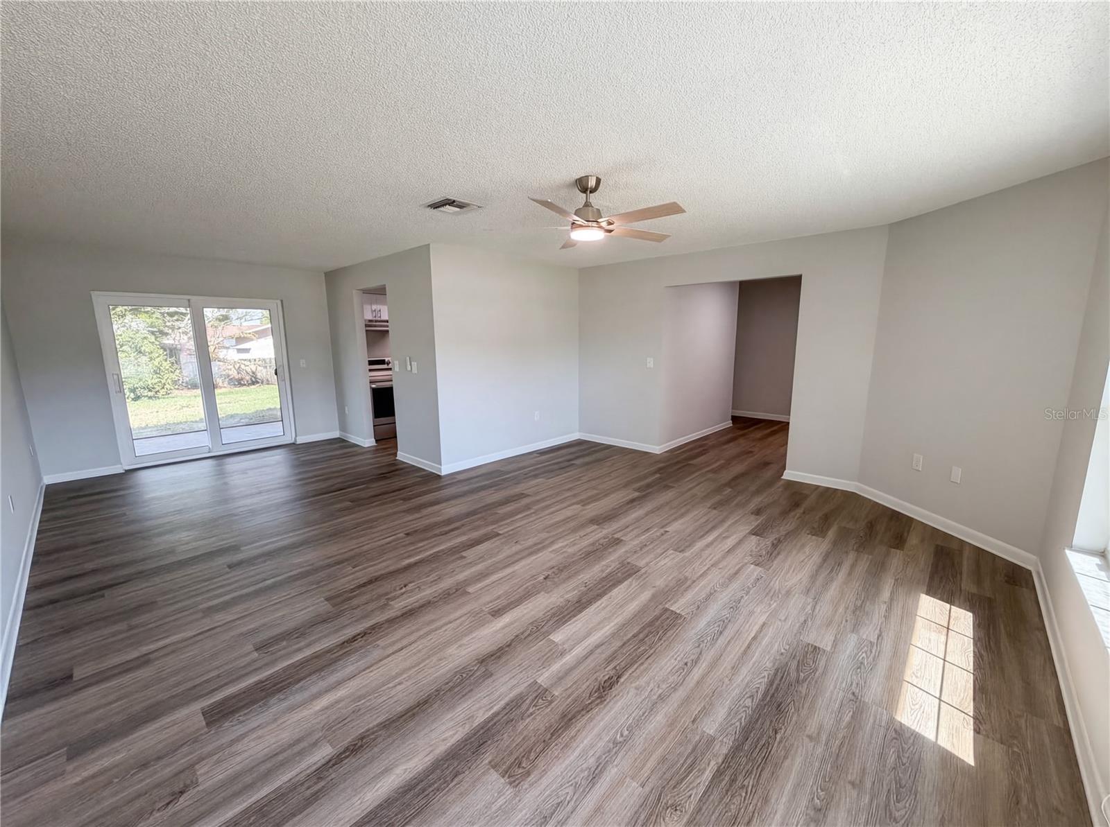 1512 CASCADE CT — photo 8