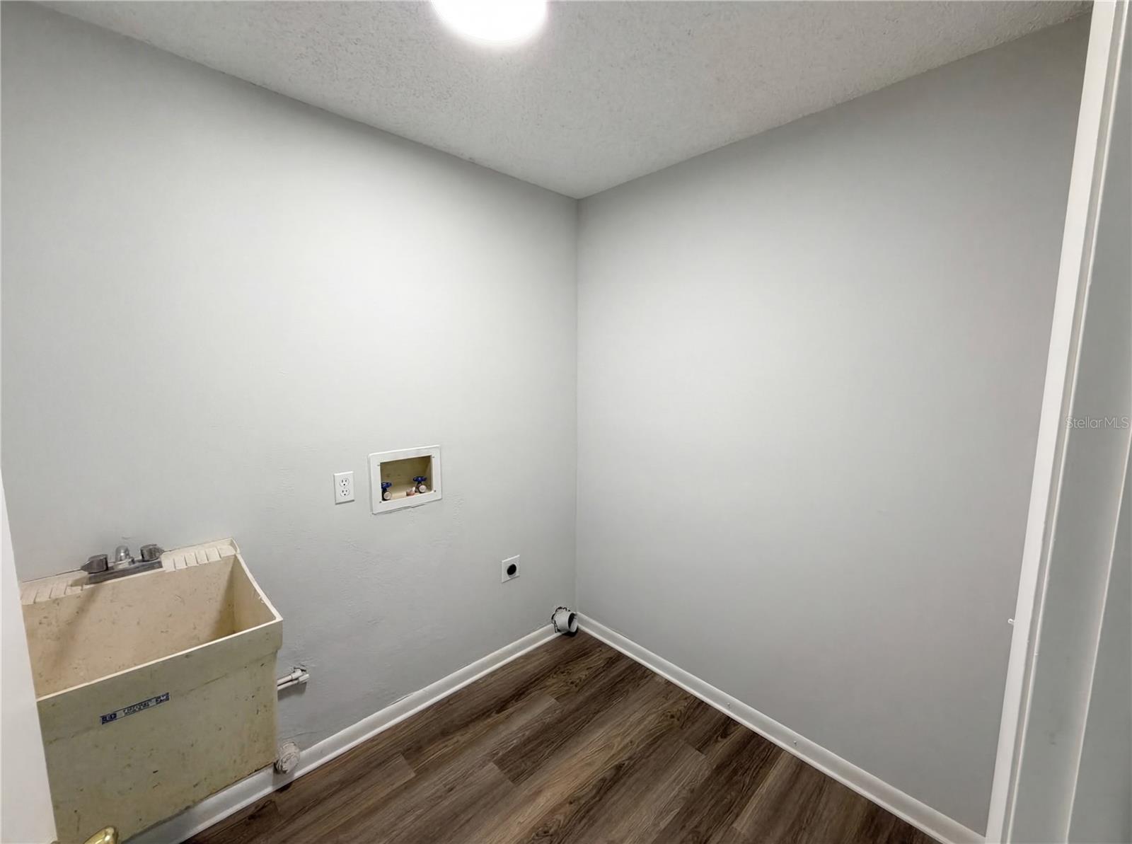 1512 CASCADE CT — photo 30