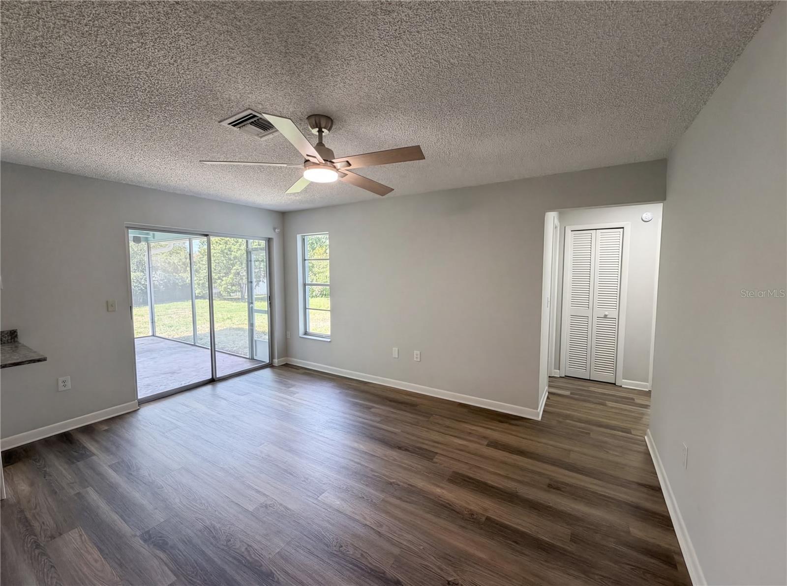1512 CASCADE CT — photo 17