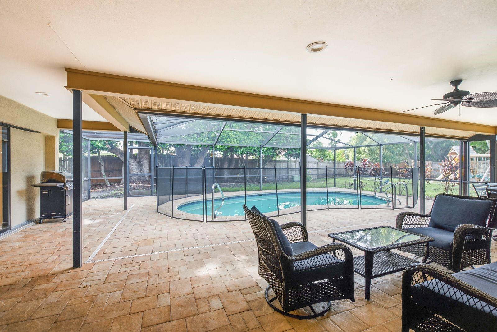 2729 REDFORD CT E — photo 37