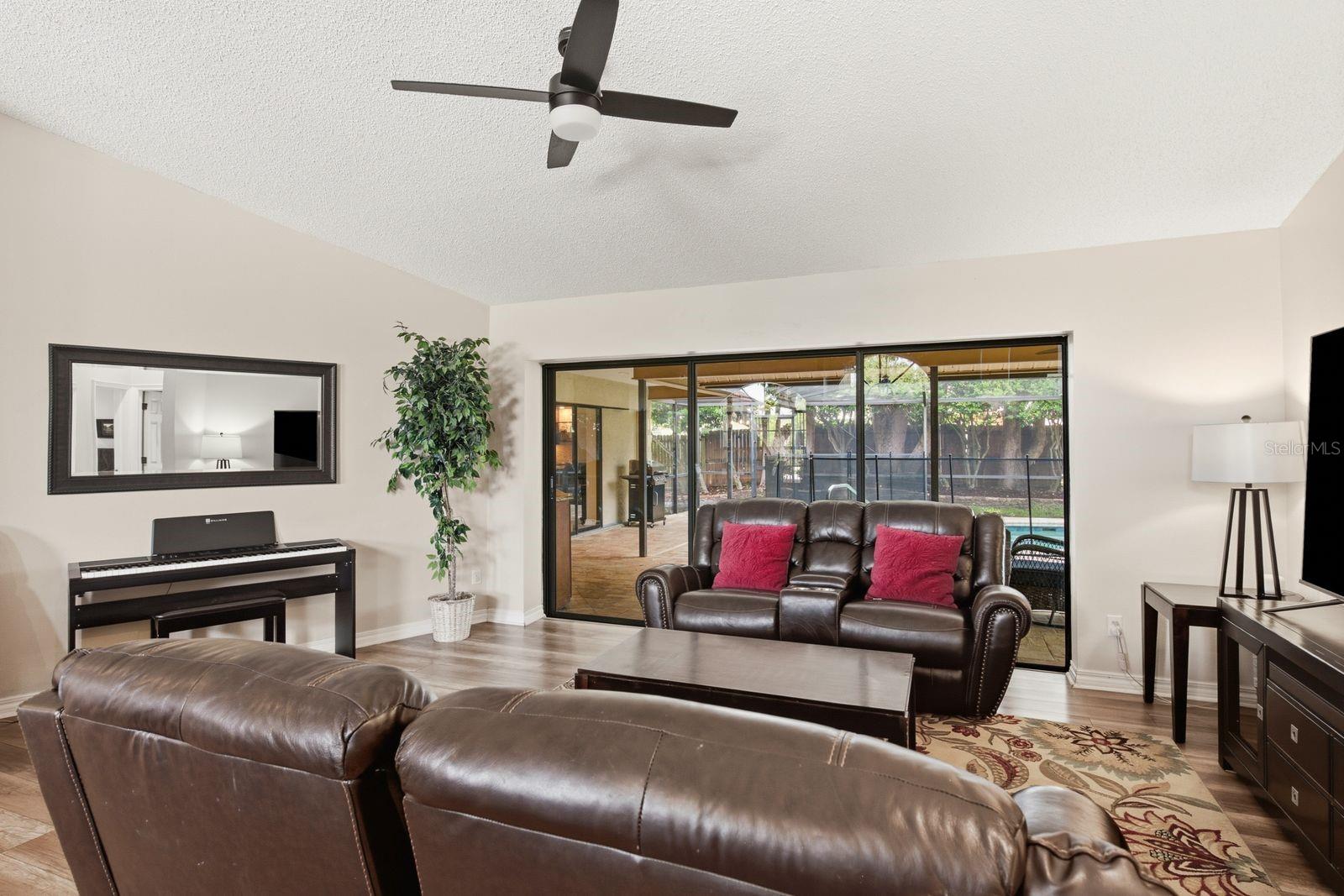 2729 REDFORD CT E — photo 9