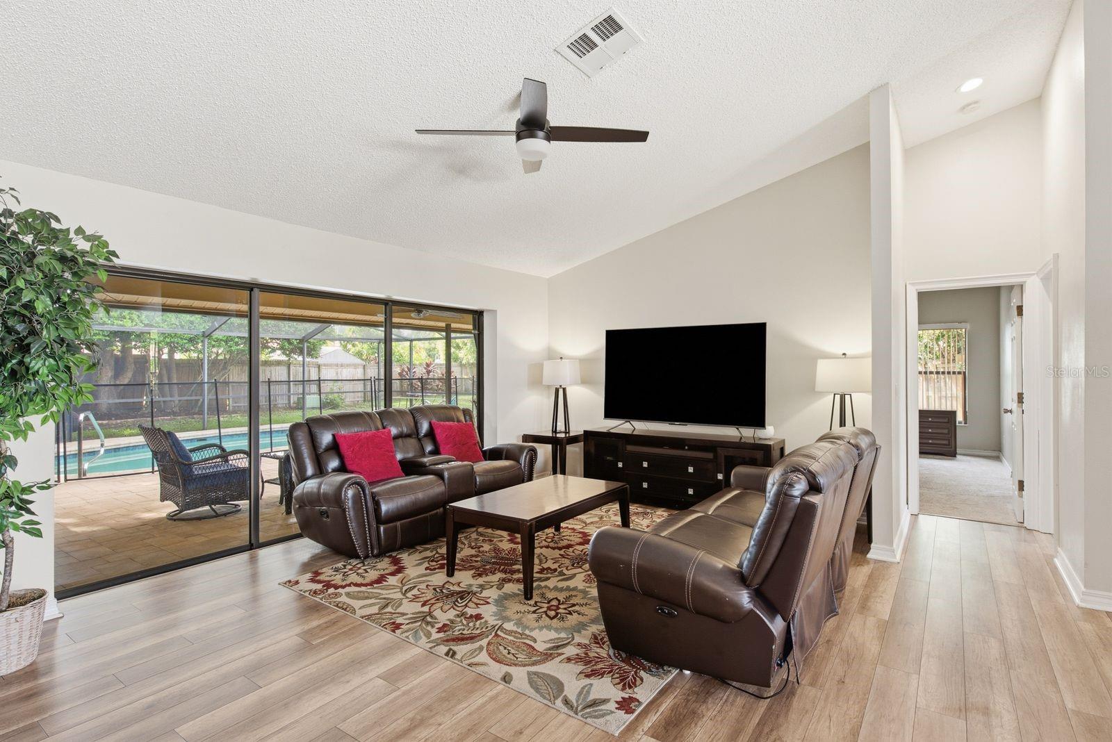 2729 REDFORD CT E — photo 10