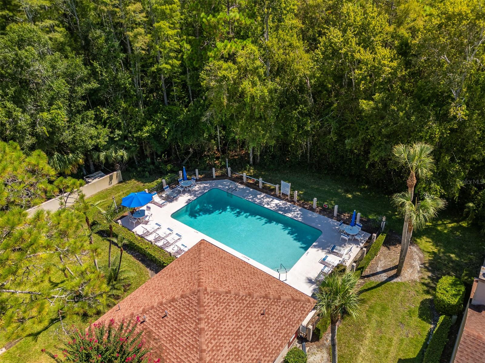 3960 MERMOOR DR — photo 40