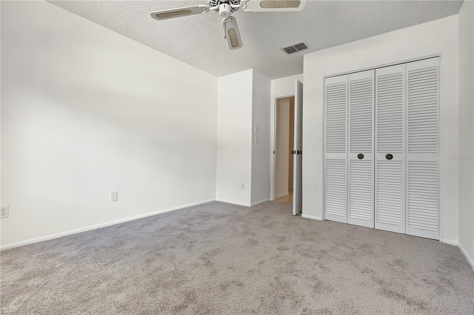 3960 MERMOOR DR — photo 18