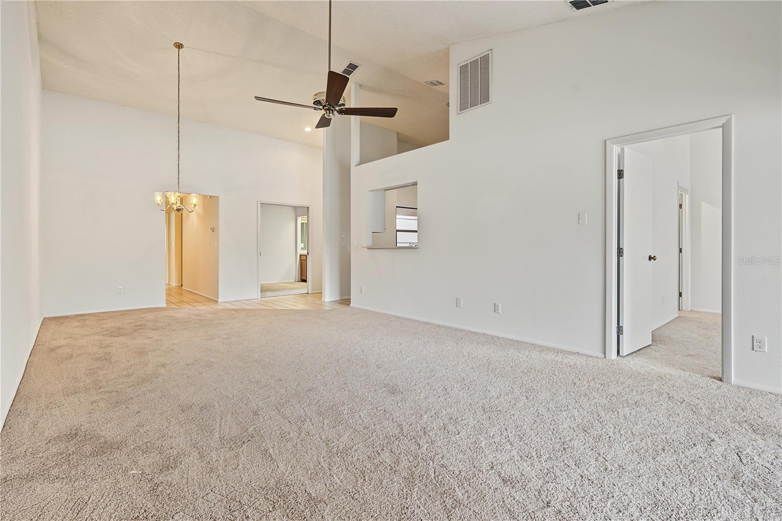 3960 MERMOOR DR — photo 10