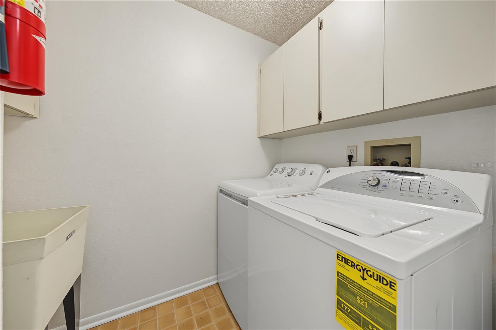 3960 MERMOOR DR — photo 22