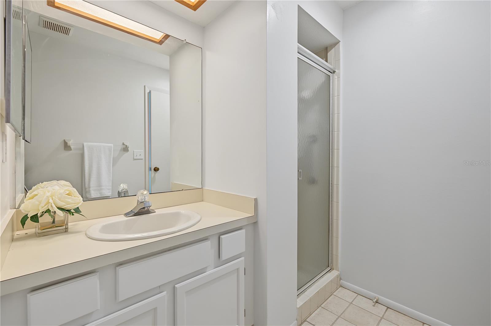 3960 MERMOOR DR — photo 16