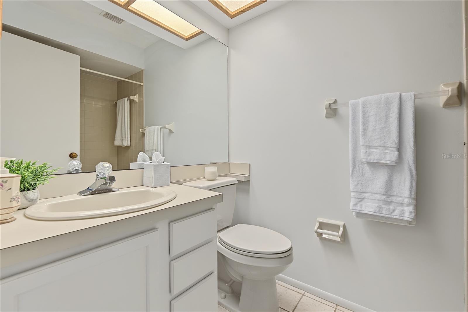3960 MERMOOR DR — photo 19