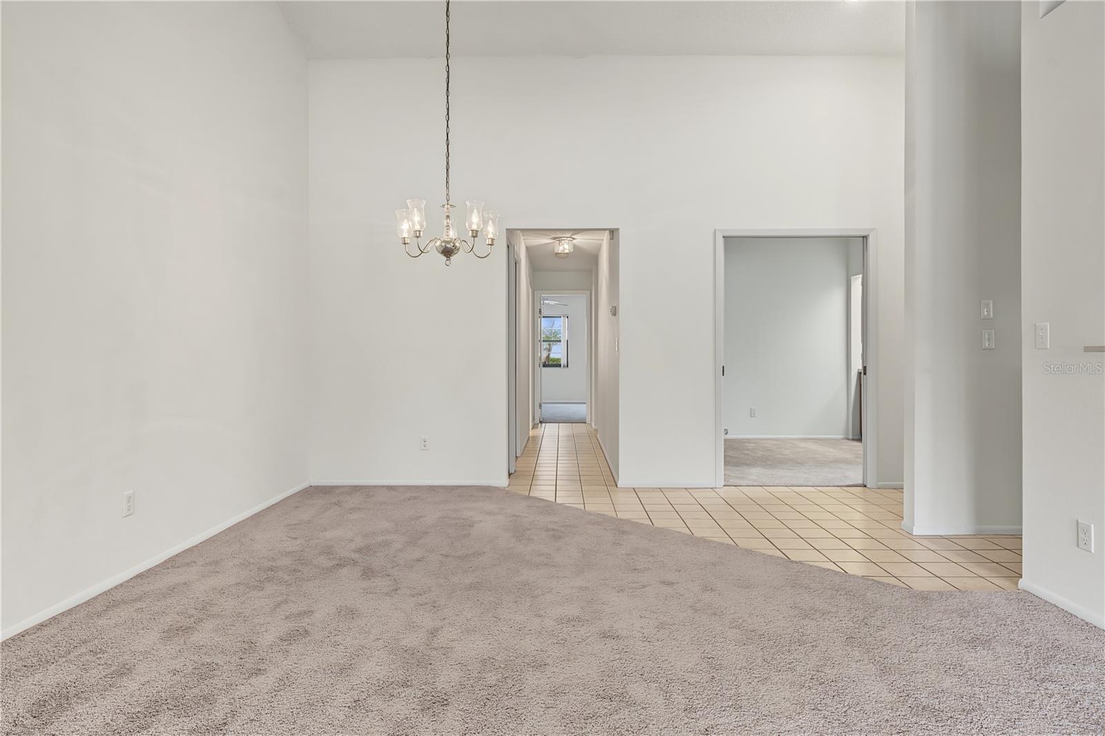 3960 MERMOOR DR — photo 11
