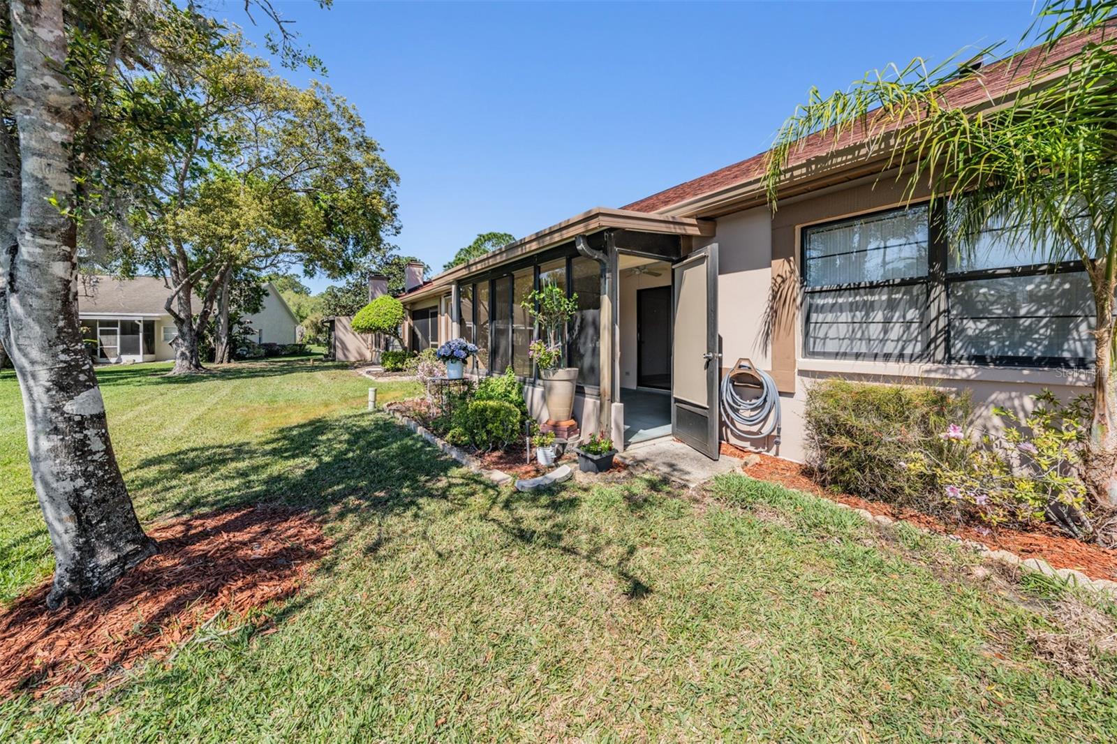 3960 MERMOOR DR — photo 26