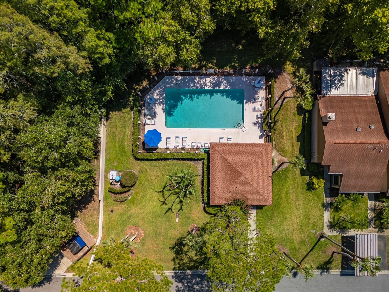 3960 MERMOOR DR — photo 41