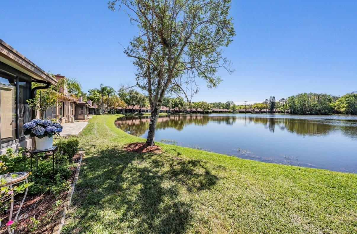 3960 MERMOOR DR — photo 3