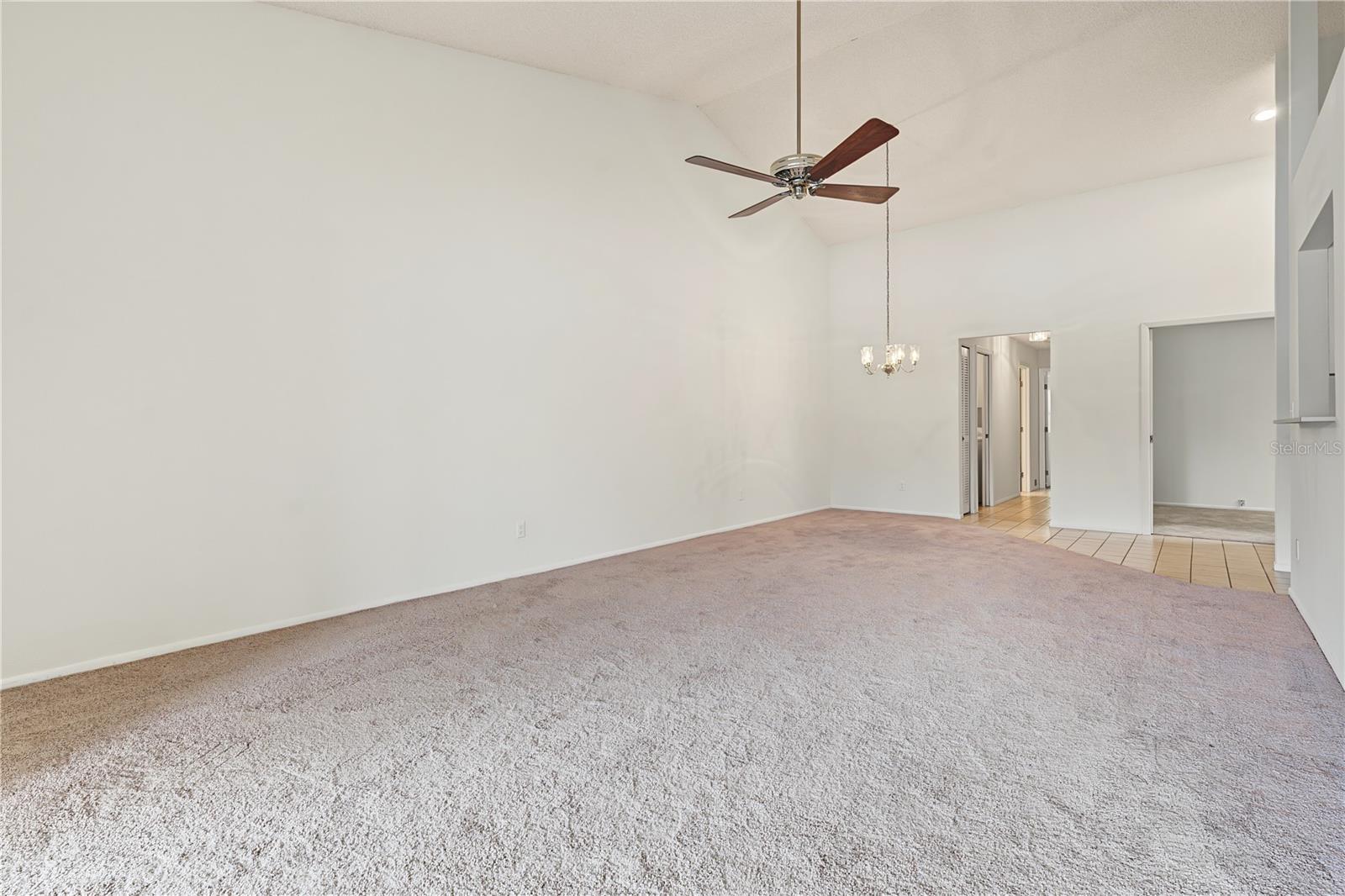 3960 MERMOOR DR — photo 12