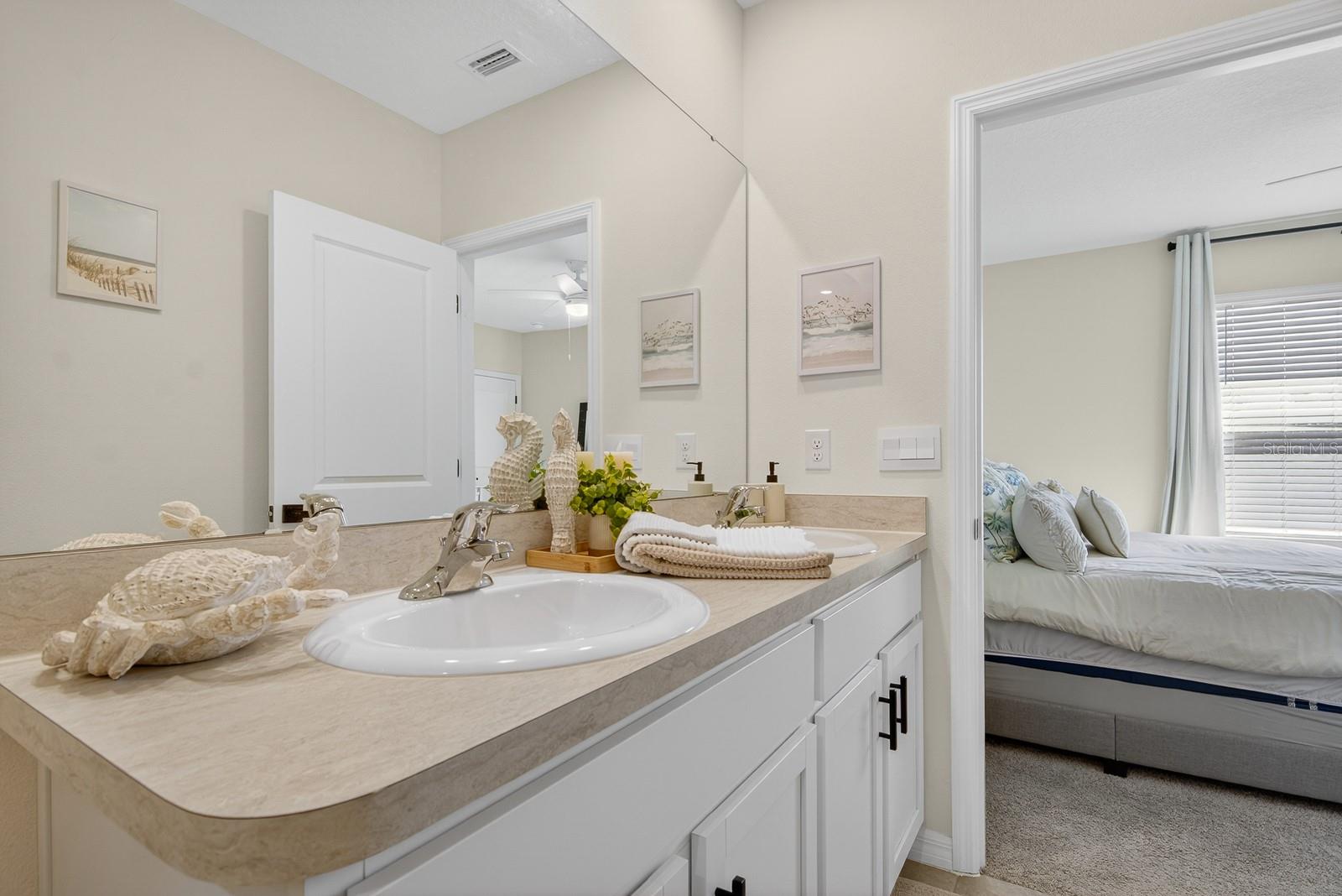 350 MANGROVE SHADE CIR — photo 18