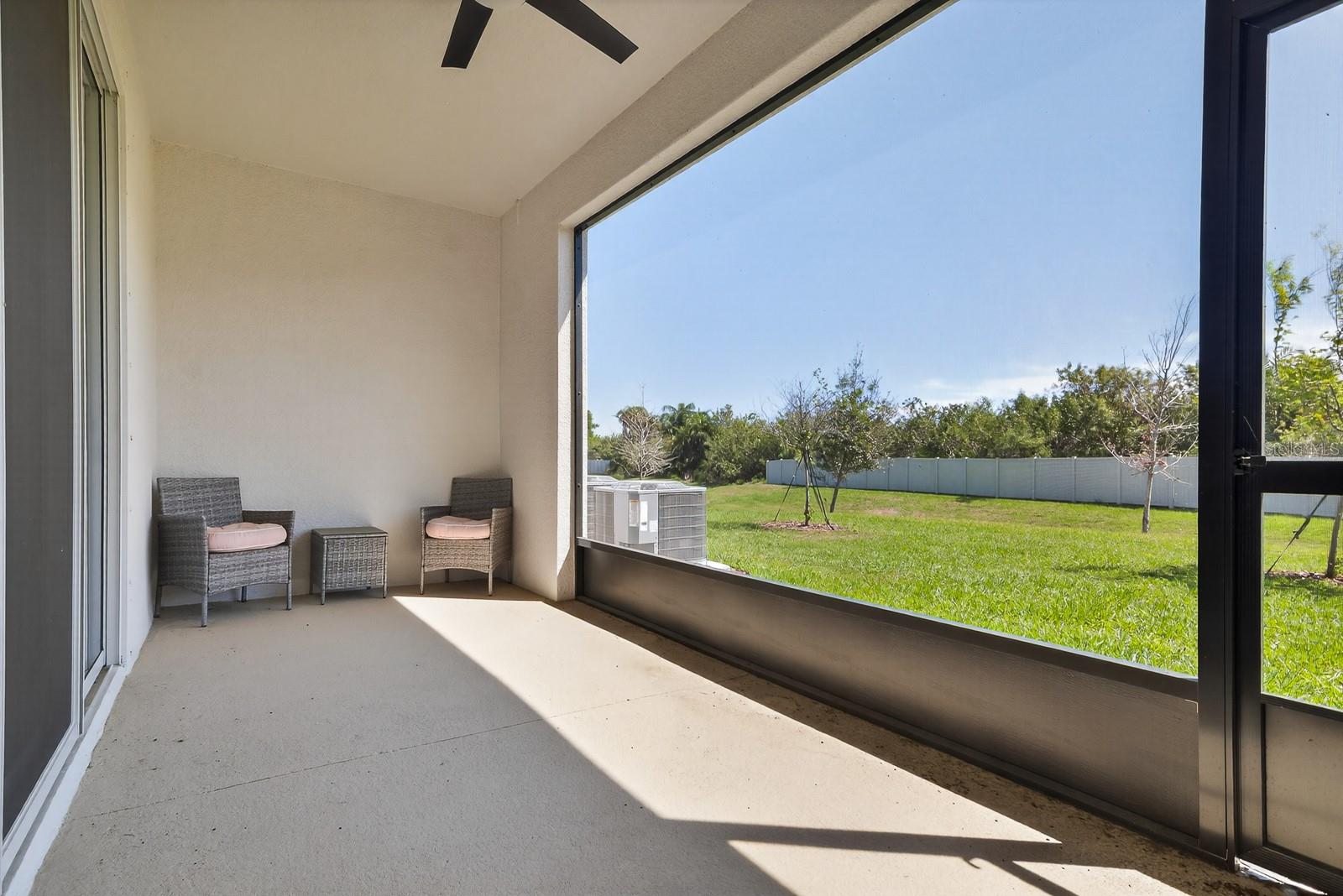 350 MANGROVE SHADE CIR — photo 25