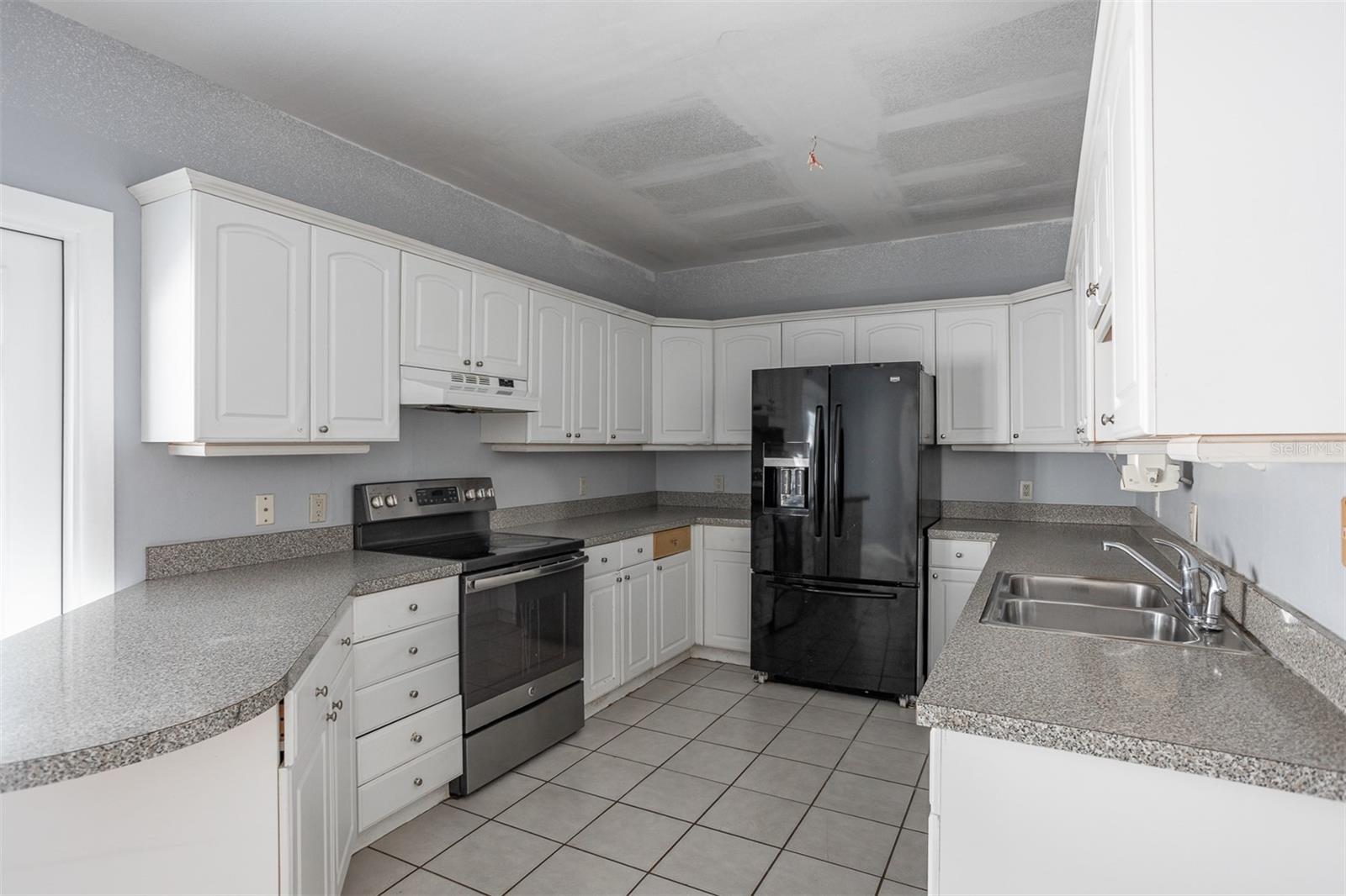 3306 W FIELDER ST — photo 8