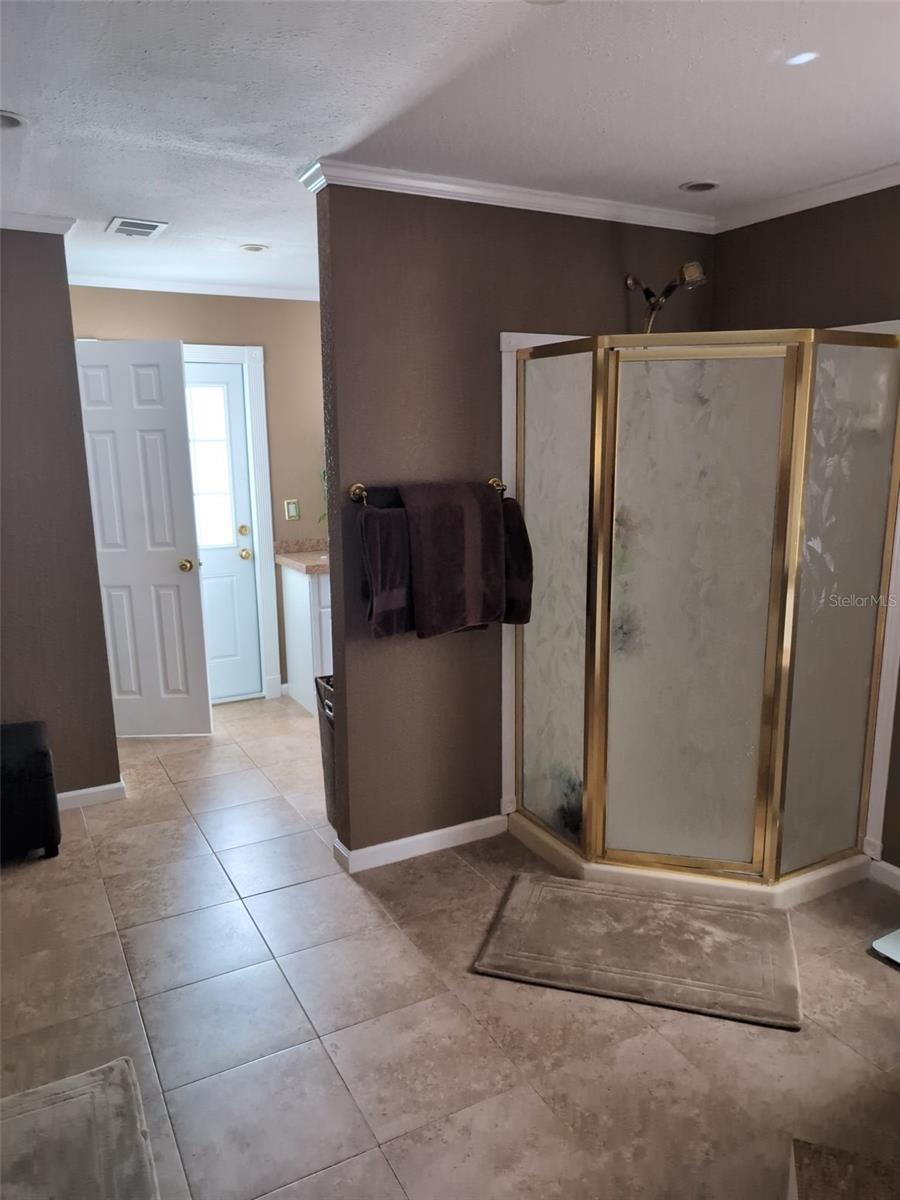 6817 MITCHELL CIR — photo 17